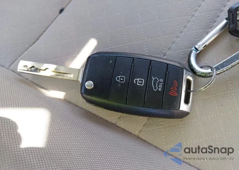 2020 Kia Sorento 2.4L Lx z USA, uszkodzony, nr VIN 5XYPG4A33LG679612